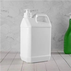 4L F-stil plastkanne med pumpe